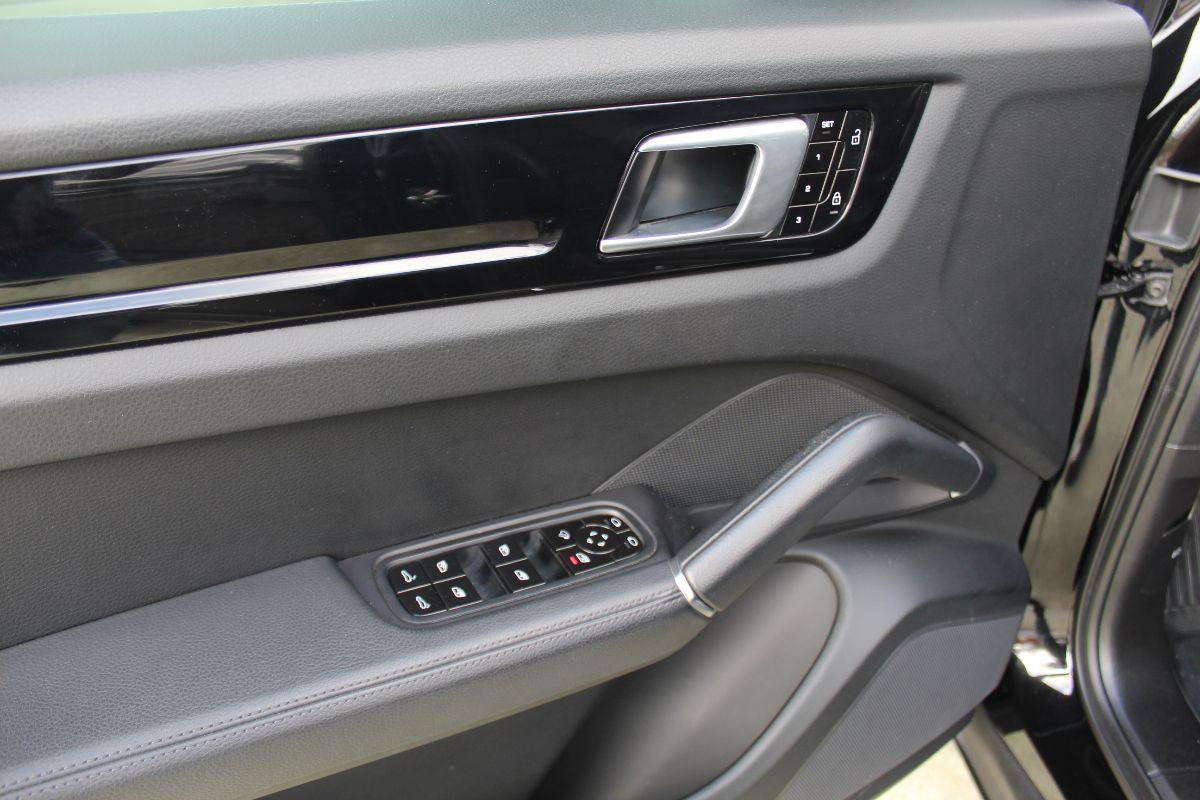 PORSCHE - Cayenne Coupe'