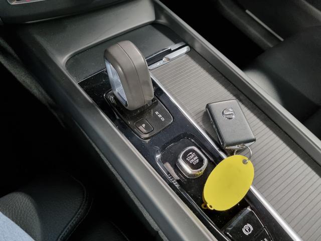 VOLVO XC60 B5 (d) AWD Geartronic Momentum Pro