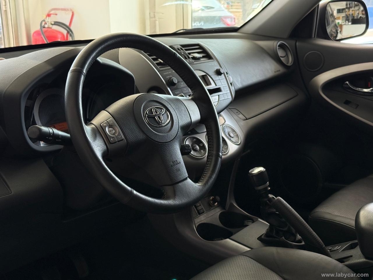 TOYOTA RAV4 2.2 D-4D 177 CV Luxury