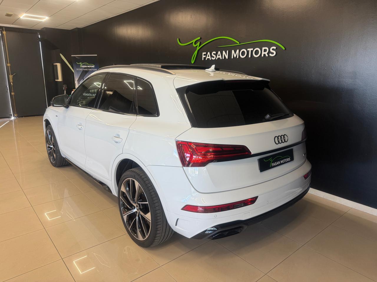 Audi Q5 40 2.0 tdi mhev 12V Identity Black quattro s-tronic