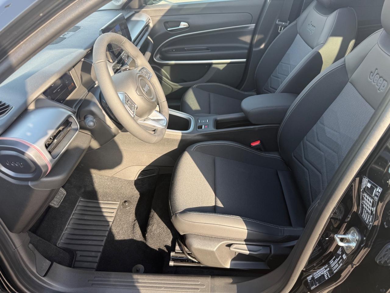 Jeep Avenger 1.2 turbo e-hybrid mhev Summit 110cv edct6 TETTO