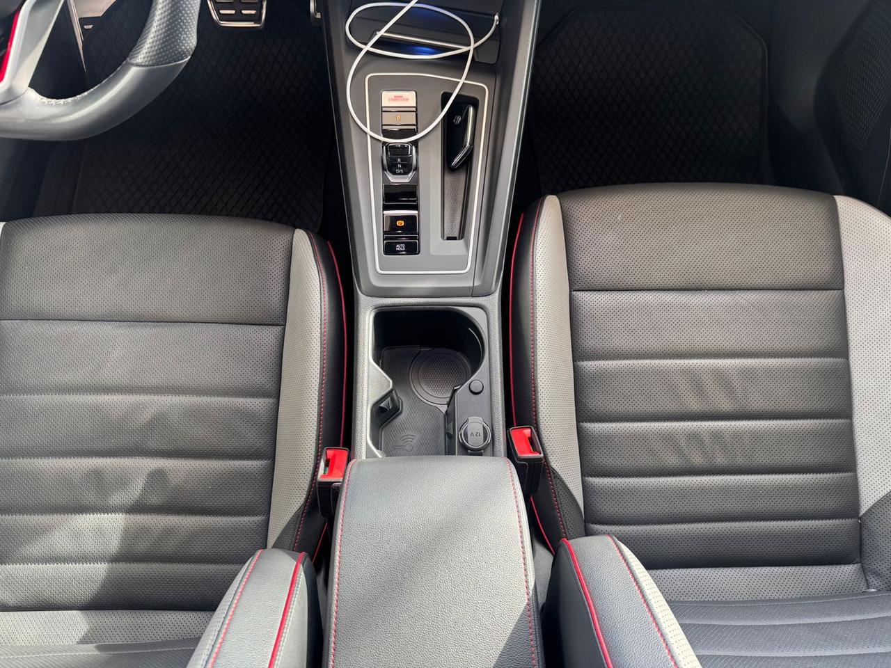 Volkswagen Golf GTI Ultimate 2.0 TSI GTI #10740
