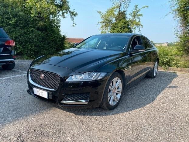 Jaguar XF 2.0 D 180 CV aut. Pure Business