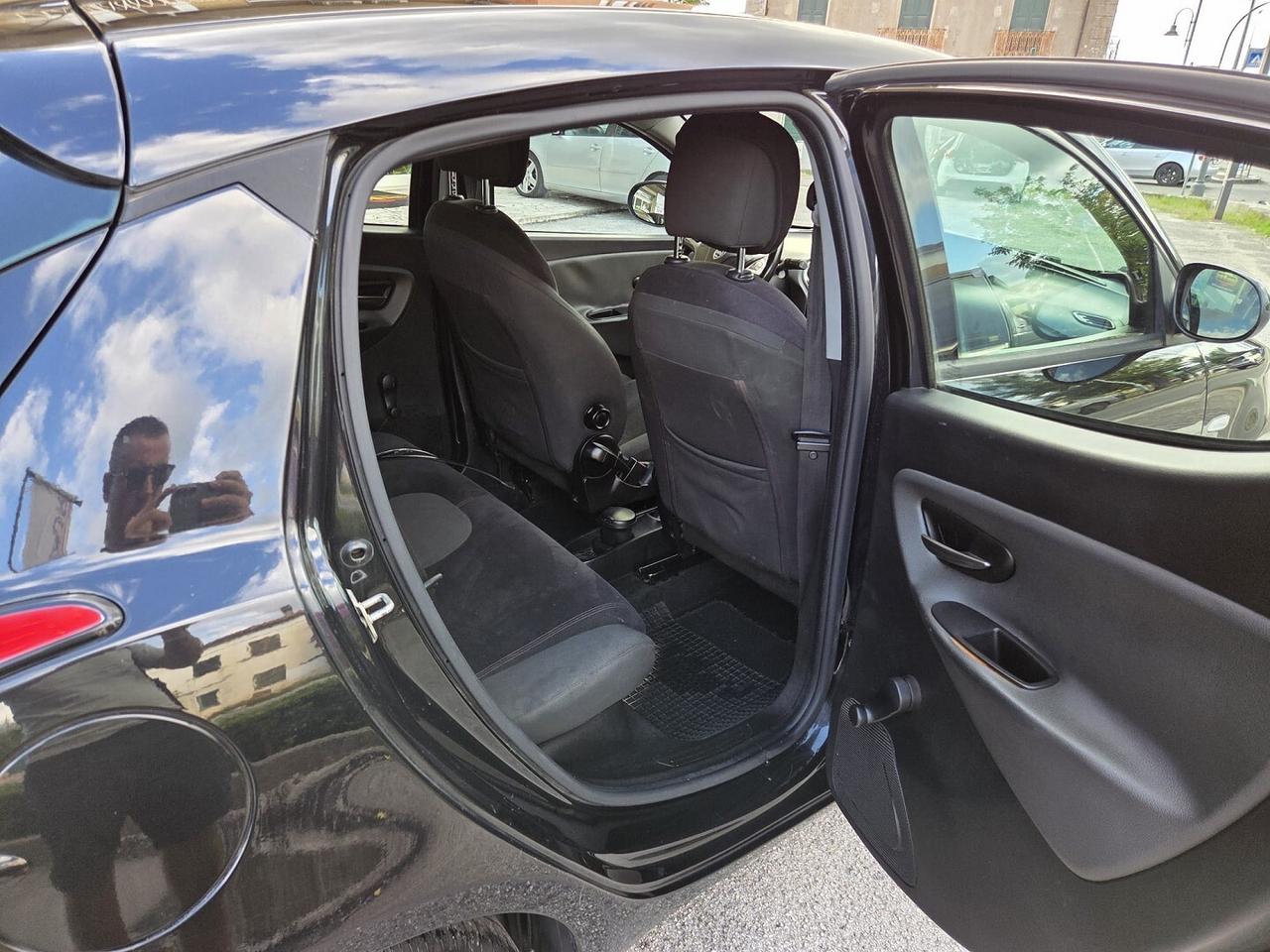 LANCIA YPSILON 1.2BENZINA/GPL 69CV OK NEOPATE-2013