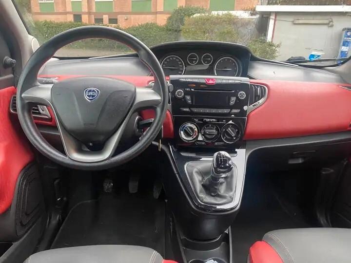 Lancia Ypsilon 1.2 Silver