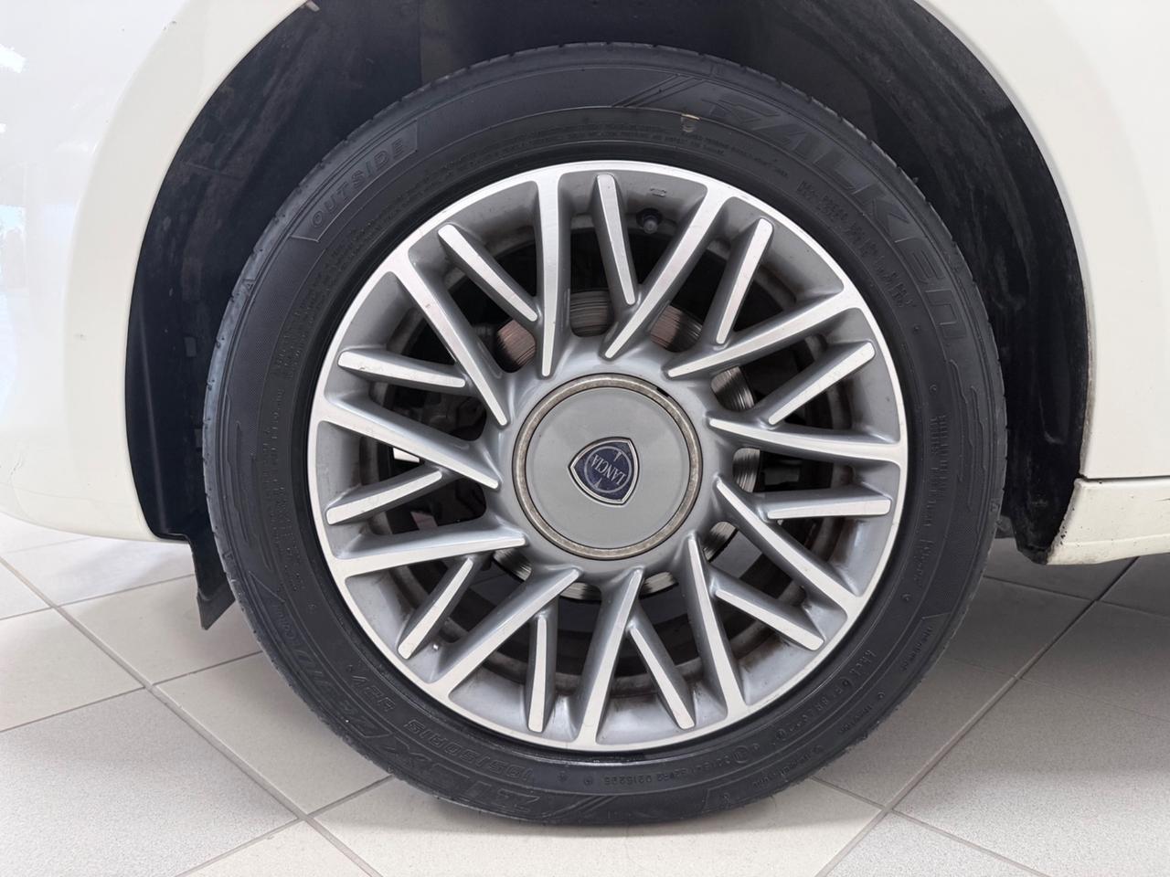 Lancia Ypsilon 1.2 69 CV 5P. Platinum