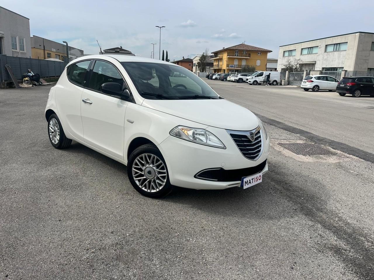 Lancia Ypsilon 1.2 Platinum 99000 km GARANZIA 12m