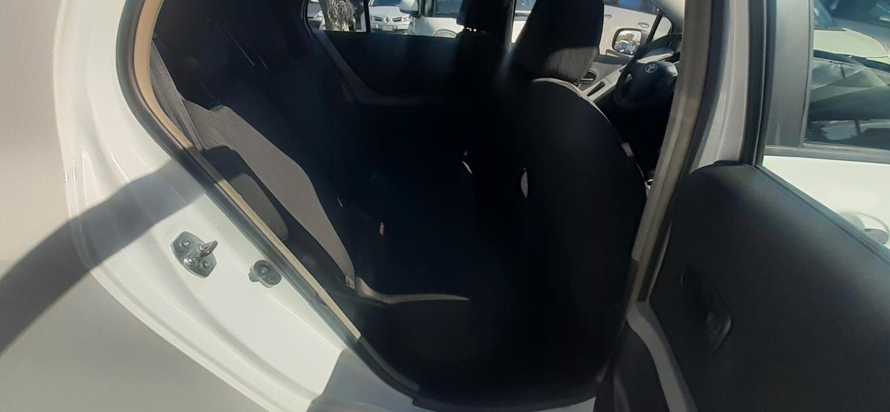 Toyota Yaris 2010 - 1.4 D-4D LB AUTOMOBILI
