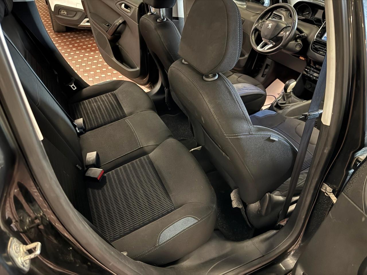 Peugeot 208 1.2 VTi 82 CV 5 porte Allure - IDEALE PER NEOPATENTATI