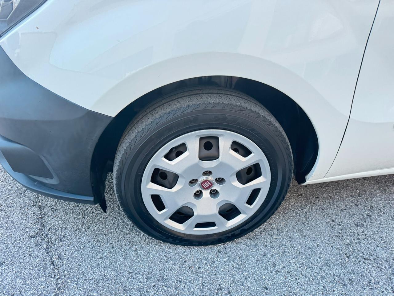 Fiat Doblo' cargo Maxi Autocarro 3 posti