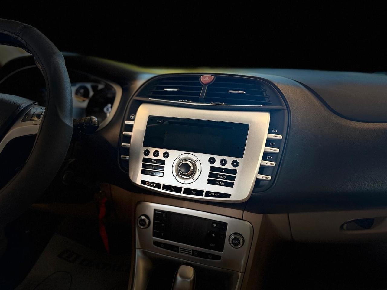 Lancia Delta 1.6 MJT DPF 105 CV Silver