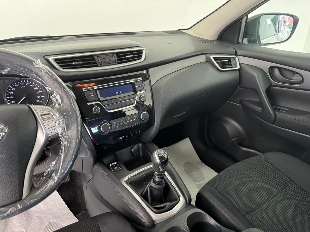 Nissan Qashqai 1.5 dCi --GARANTITO-2015