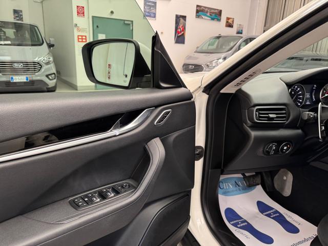 MASERATI Levante V6 Q4 350CV