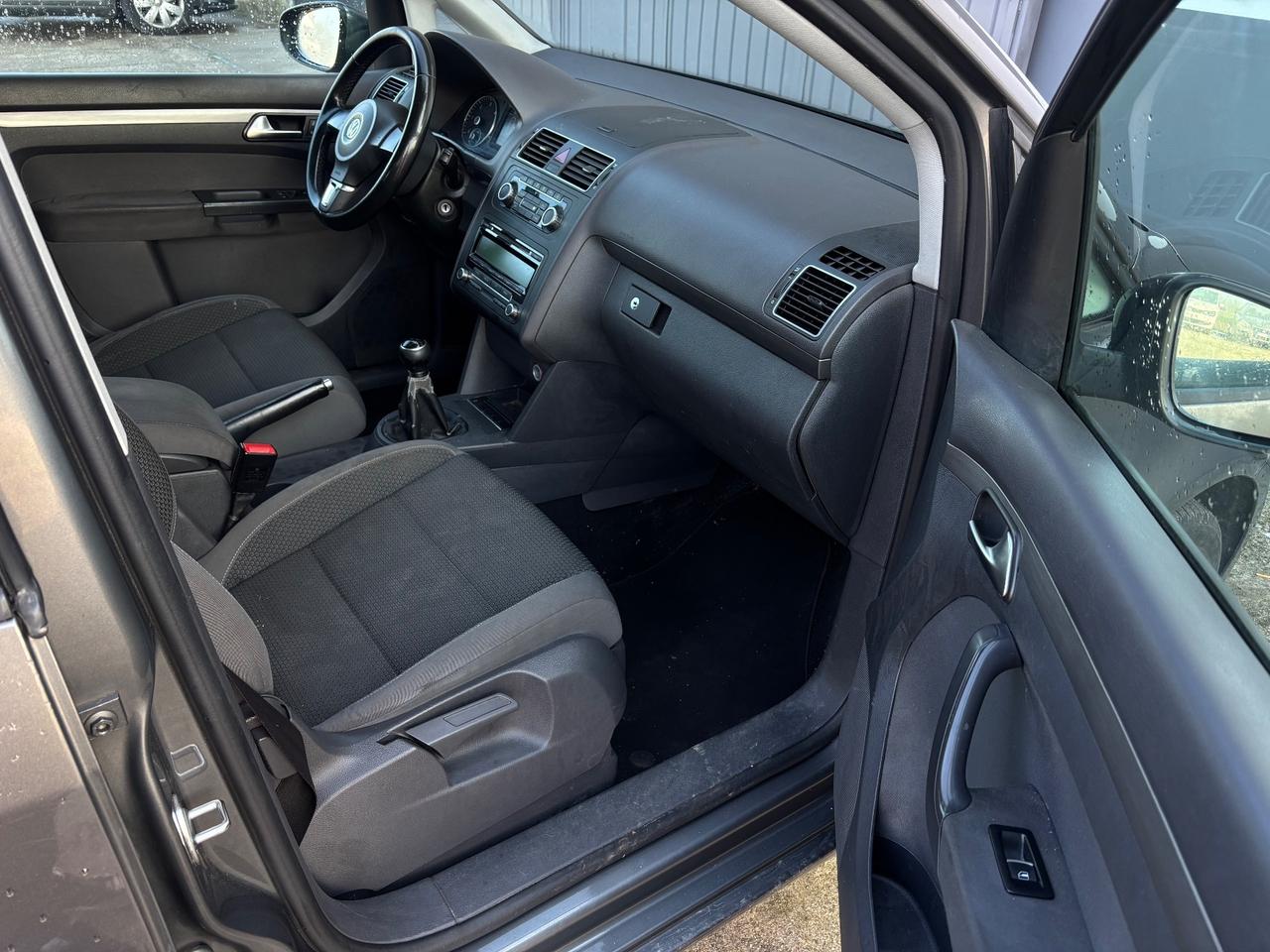 Volkswagen Touran 1.6 TDI.7 posti.Problemi motore