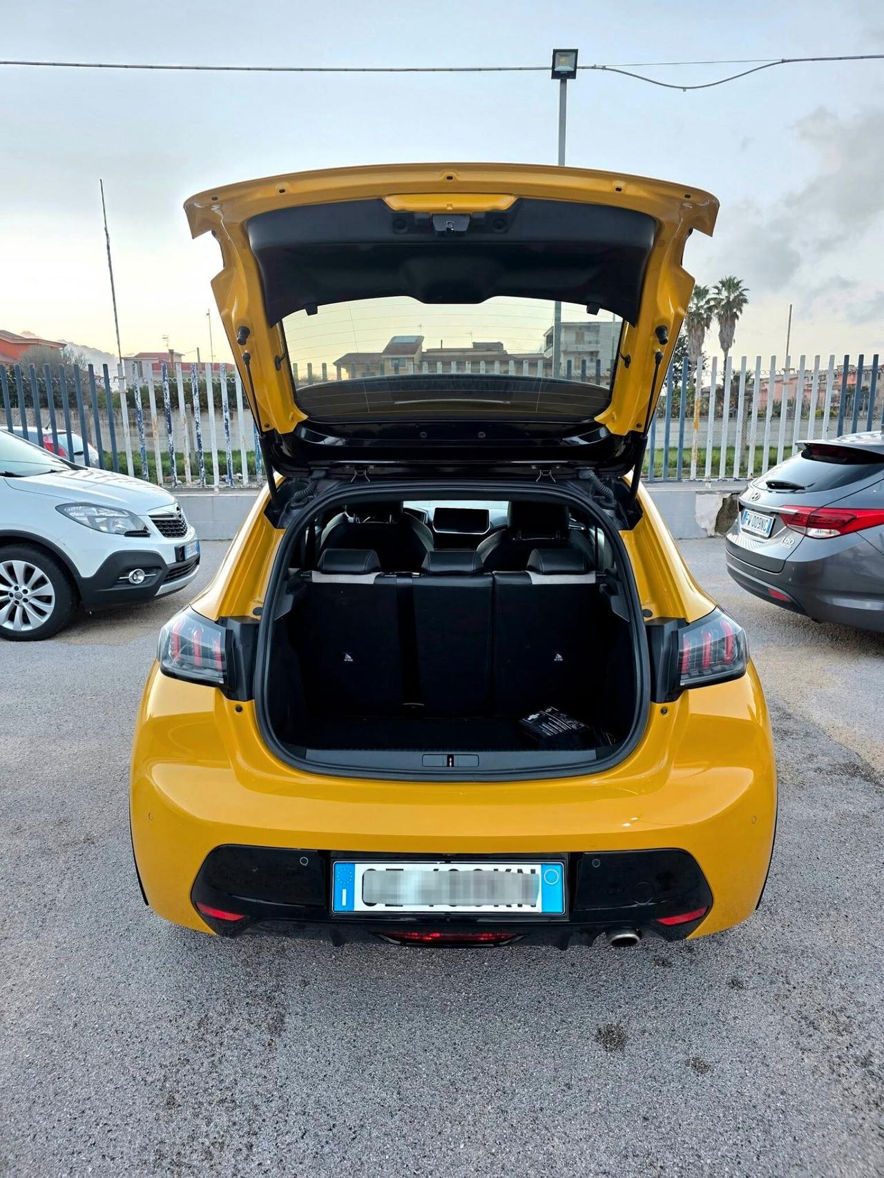 Peugeot 208 1.5 BlueHDi 102CV GT Pack con 64.000 Chilometri