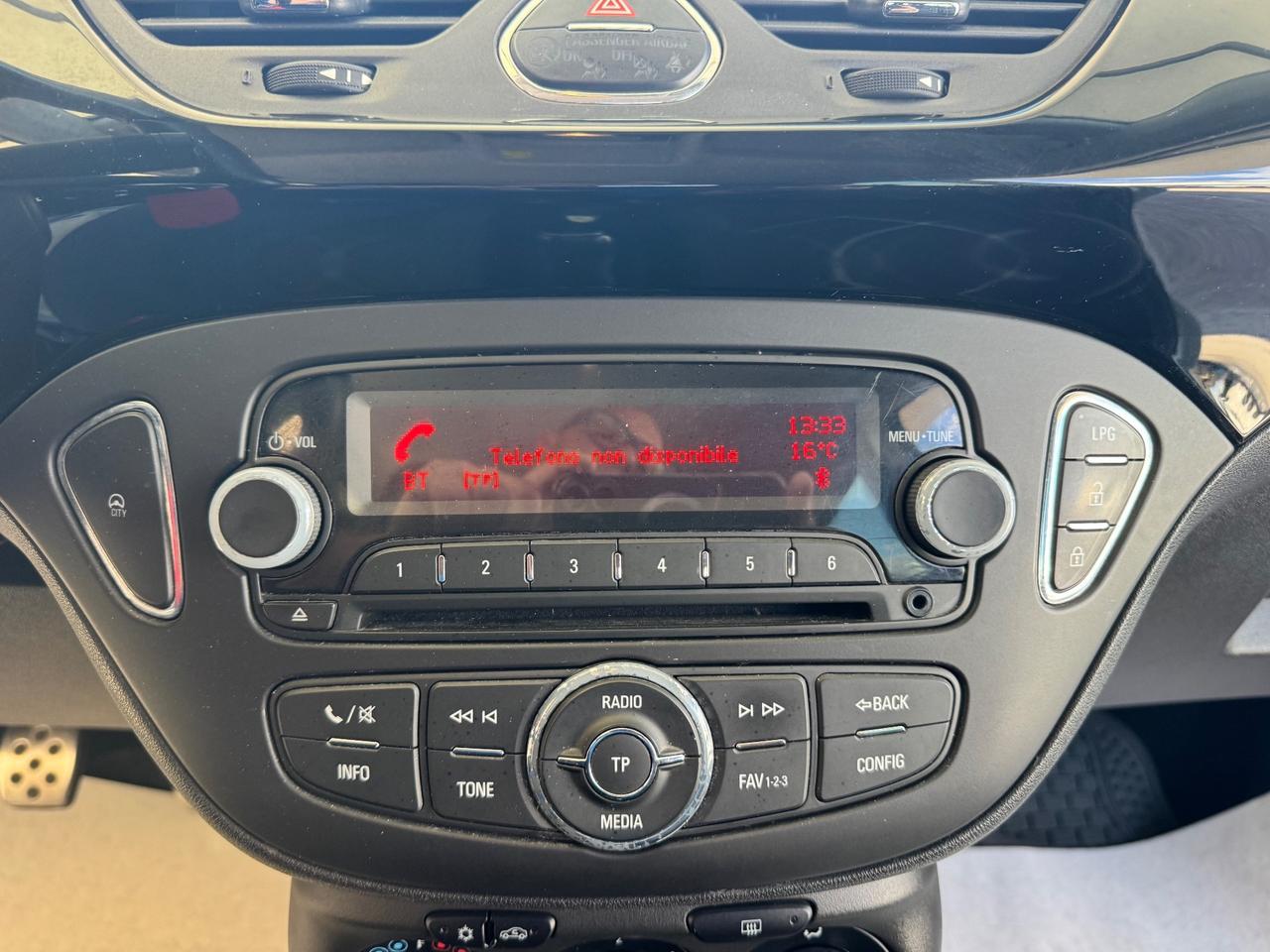 Opel Corsa 1.4 90CV GPL Tech 5 porte b-Color