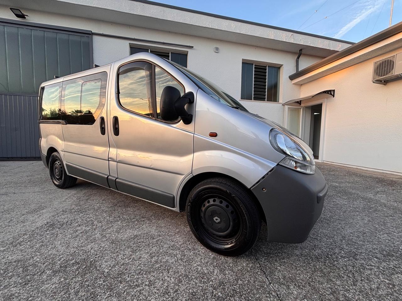 Renault Trafic 1.9 dCi/100 9 posti