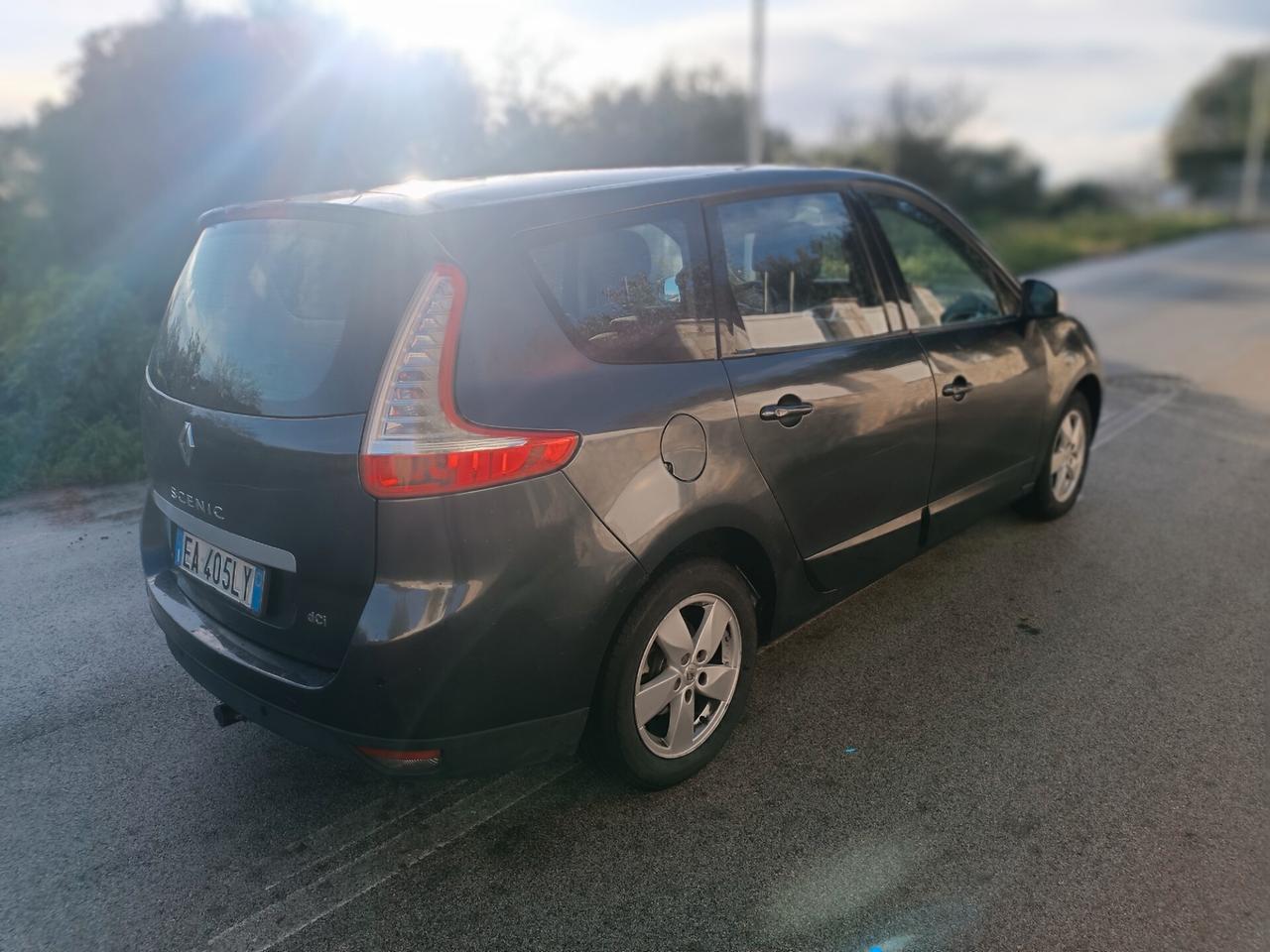 Renault Scenic GranScénic X-Mod 1.5 dCi 105CV Confort 7 posti