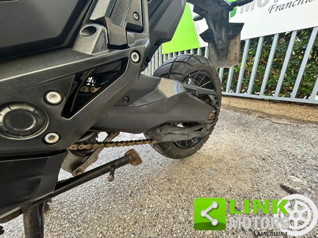 HONDA X-ADV 750 .