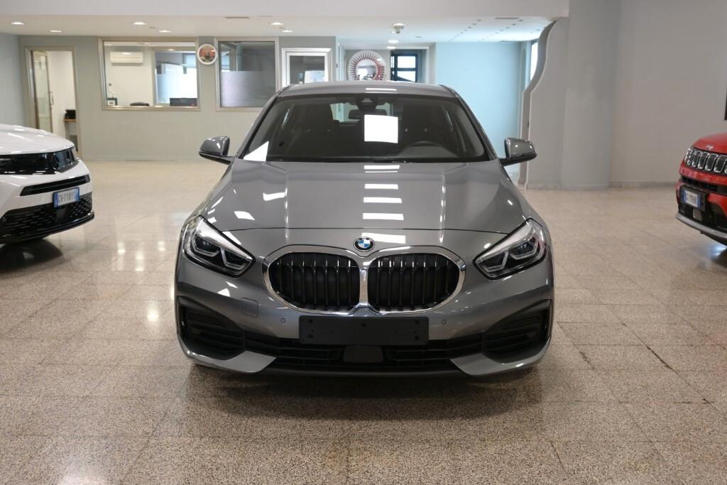 BMW 116D 115CV STEPTRONIC BUSINESS ADVANTAGE ( FARI LED - BMW DIGITAL COCKPIT - NAVI - MIRROR - PDC )