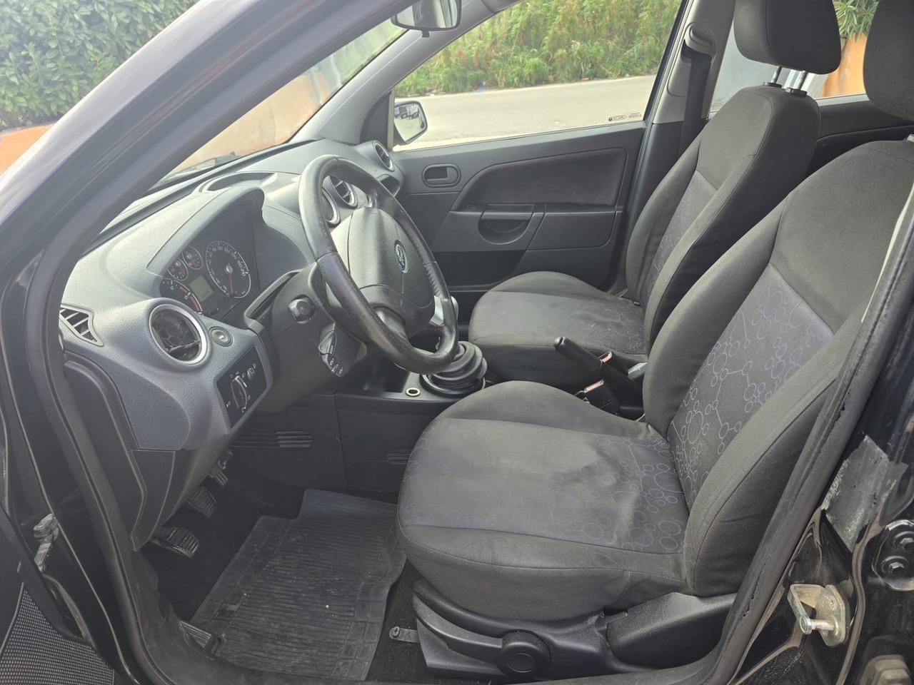 Ford Fiesta 1.6 TDCi 5p. Ghia