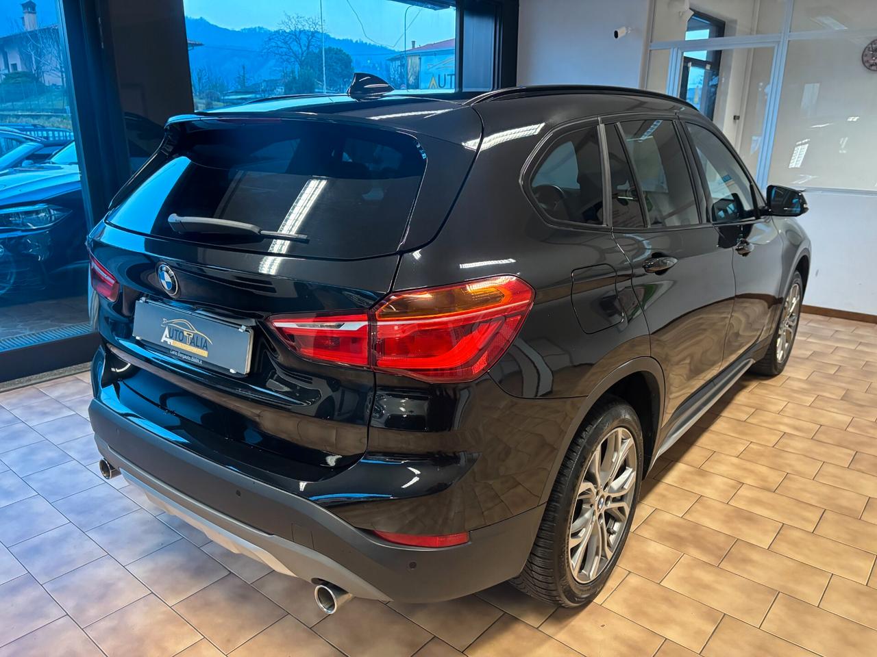 BMW X1 sdrive18d xLine auto my18*UNICOPRO*