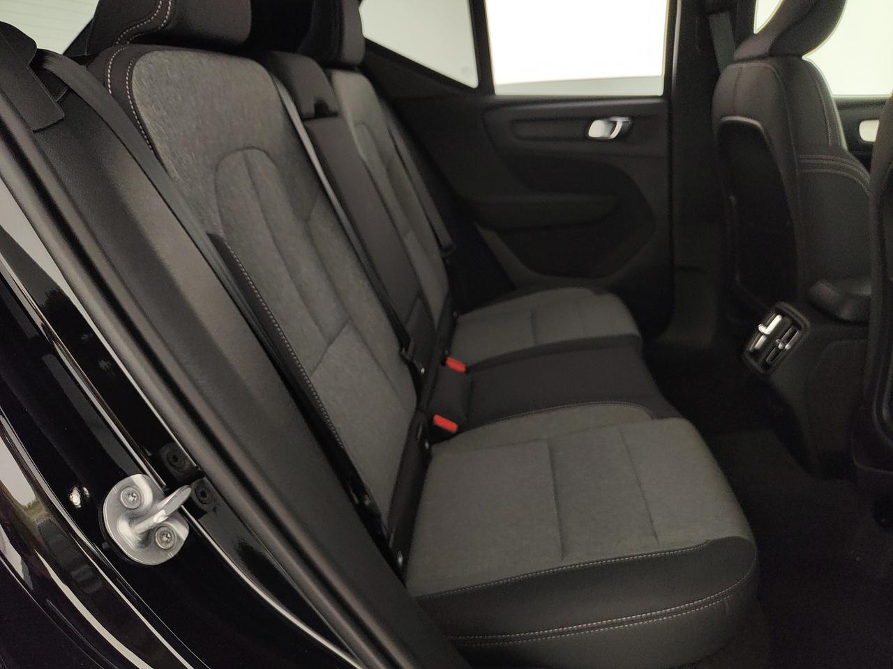 VOLVO XC40 2.0 b3 Plus Dark auto