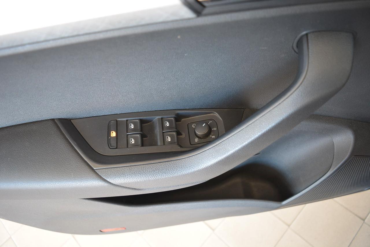 Skoda Karoq 1.0 TSI 110 CV Executive Telecamera Carplay