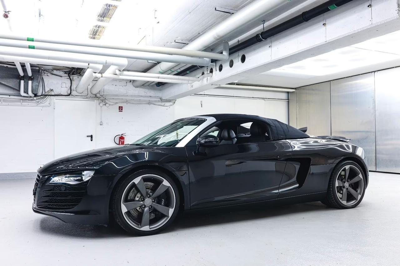 Audi R8 Spyder 4.2 V8 FSI quattro R tronic