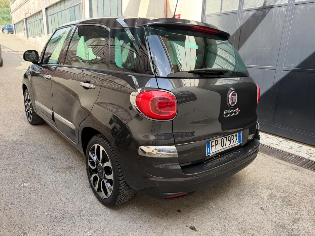 Fiat 500L LOUNGE con tetto panoramico