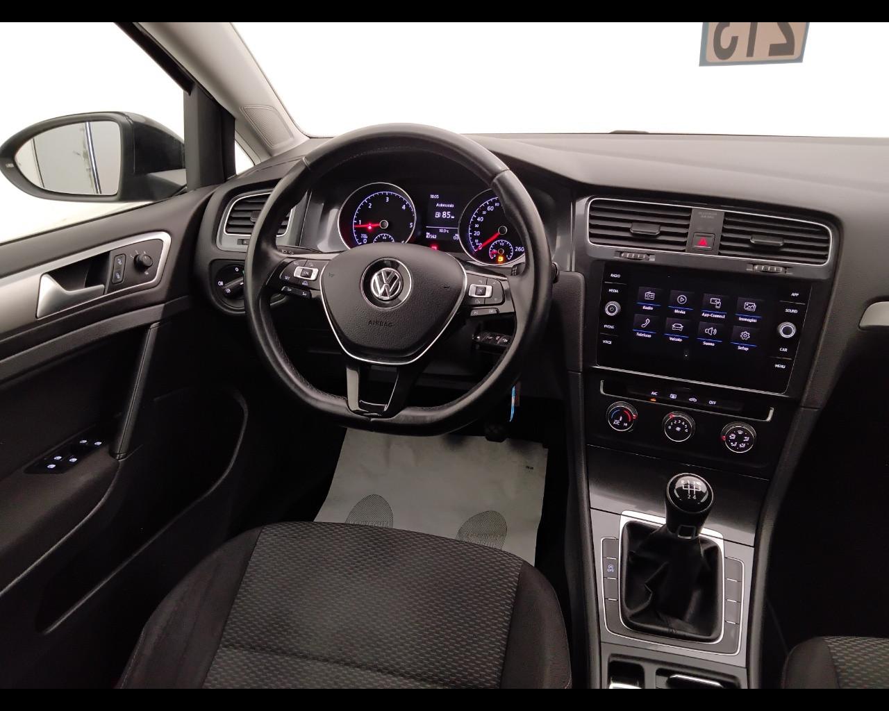 VOLKSWAGEN Golf VII 2017 5p - Golf 5p 1.6 tdi Trendline 90cv