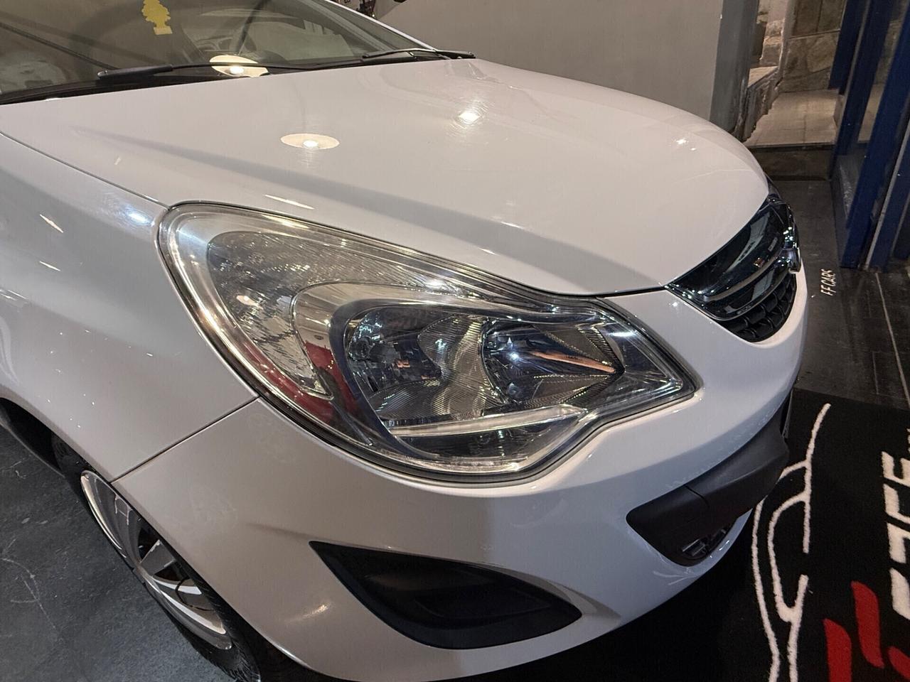 Opel Corsa 1.2 3 porte b-color
