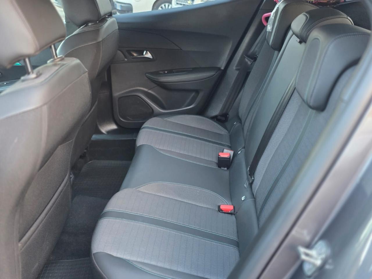 Peugeot 2008 PureTech 130 S&S EAT8 Allure