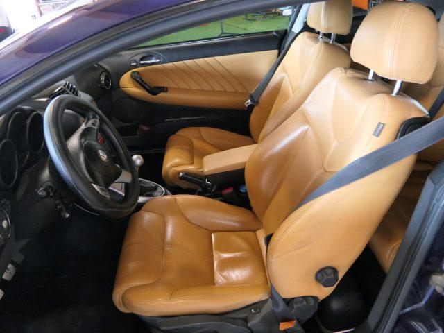ALFA ROMEO GT 2.0 JTS 16V Distinctive