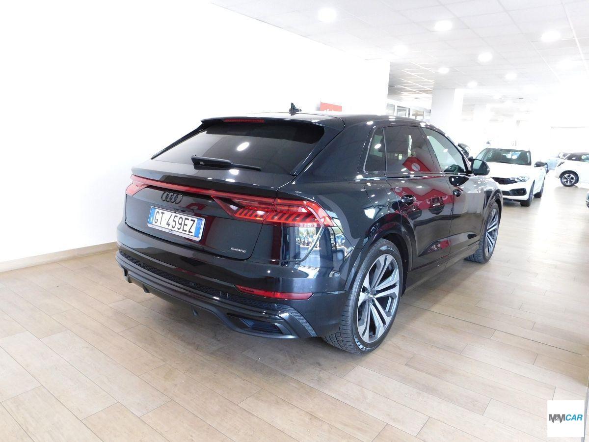 AUDI - Q8 - 45 TDI quattro tiptronic Sport Mhev