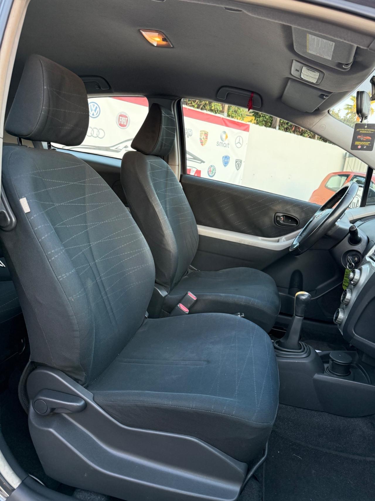 Toyota Yaris 1.0 3 porte Sol