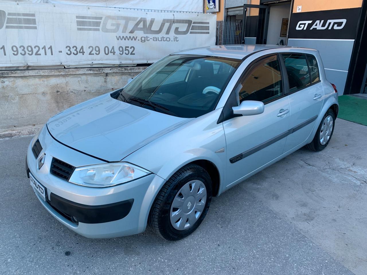 Renault Megane 1.9 dCi 5P 89.000Km