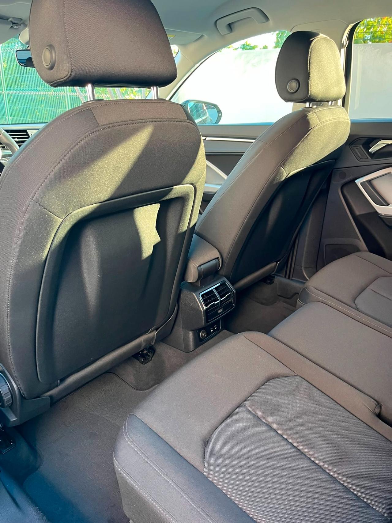 Audi Q3 35 TDI quattro S tronic Business Advanced
