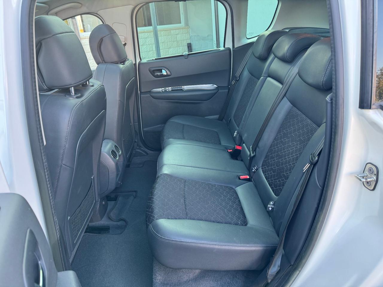 Peugeot 3008 1.6 HDi 115CV Allure