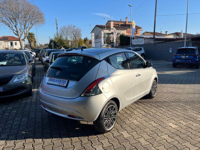 LANCIA Ypsilon 1.2 69 CV 5 porte Silver