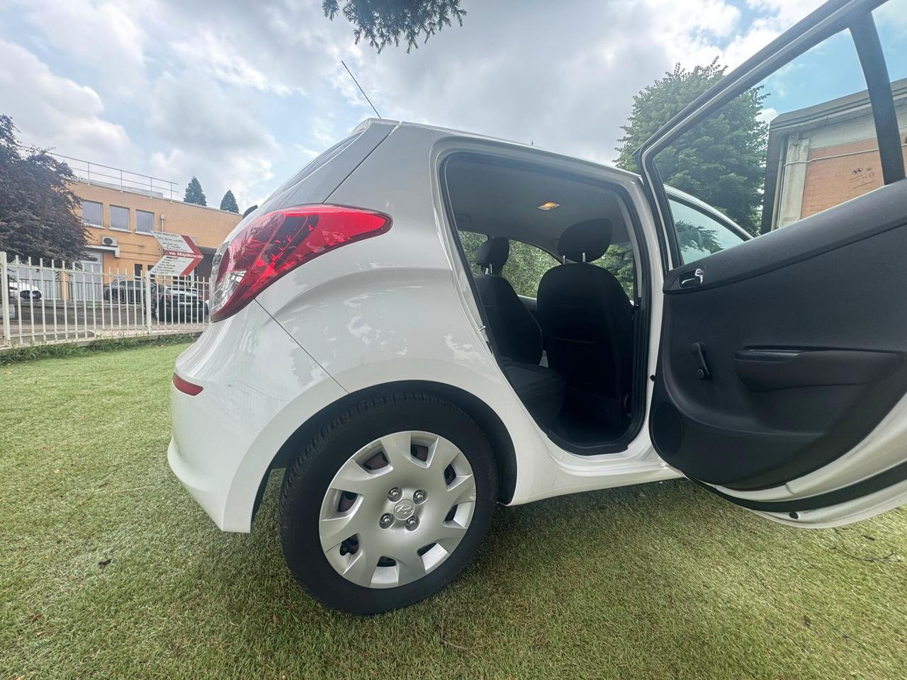 Hyundai i20 1.2 5p. Econext Sound Edition