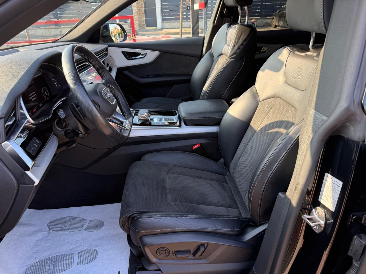 Audi Q8 45 TDI 231CV quattro S-LINE IVA ESPOSTA