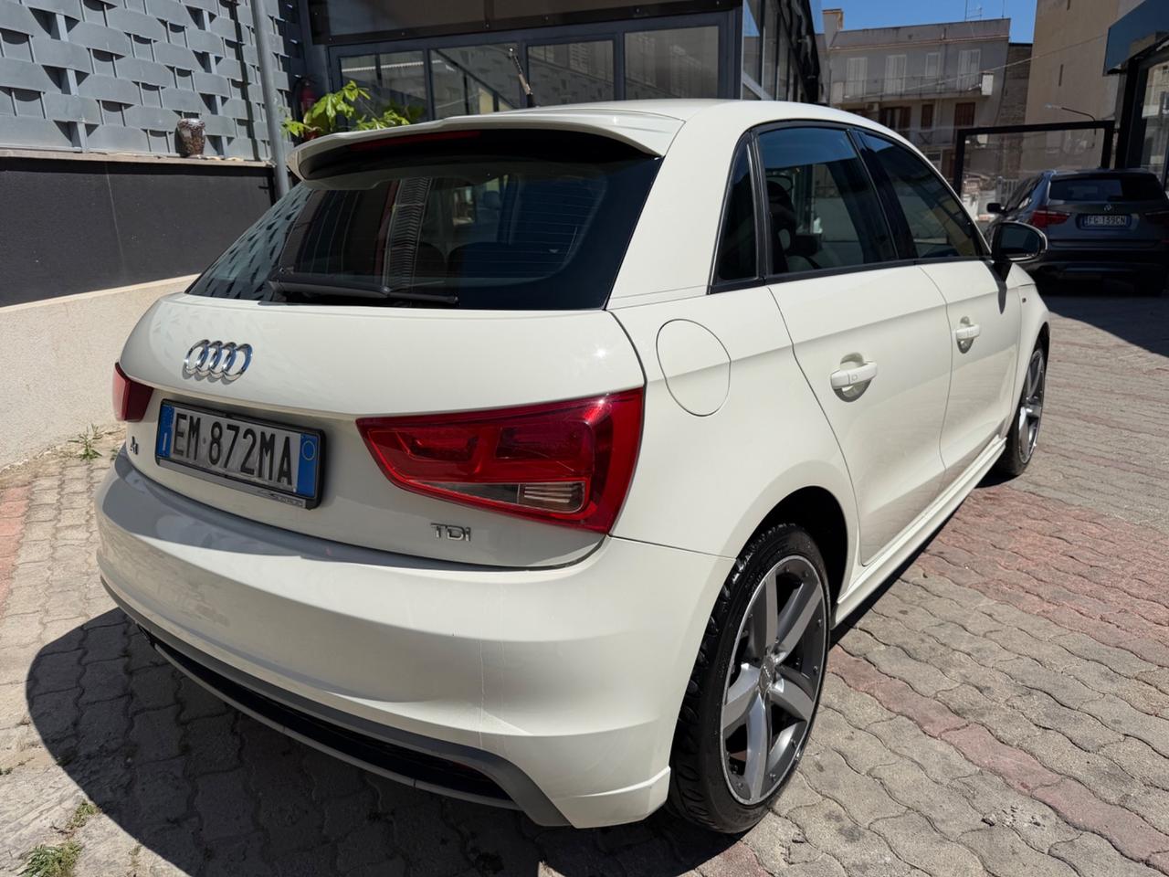 Audi A1 SPB 1.6 TDI S line edition LED 2013