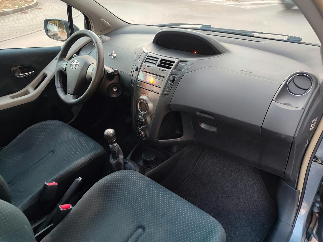 Toyota Yaris 1.4 D-4D 90CV ( 2010)