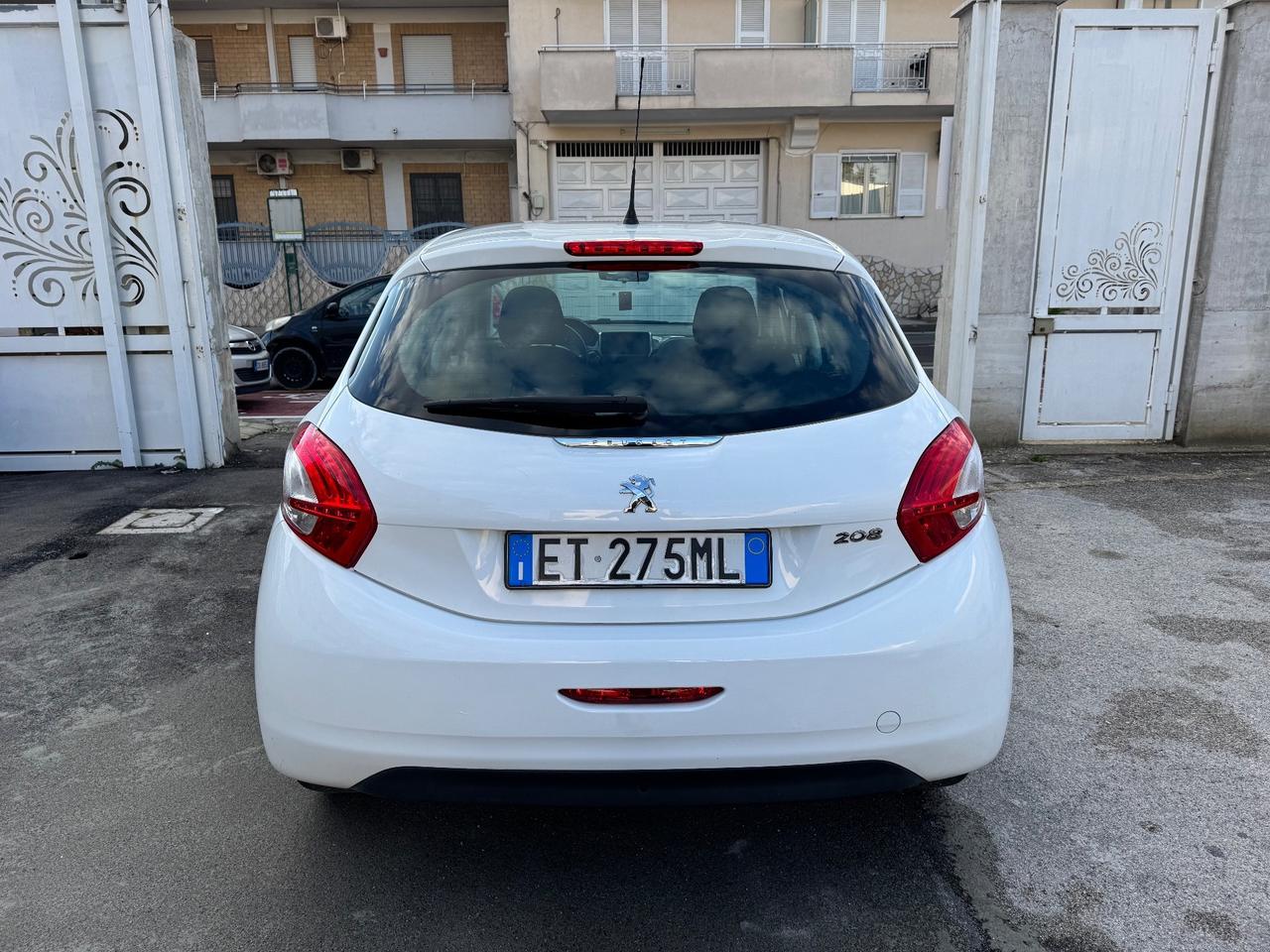 Peugeot 208 1.2 BENZINA 82CV Active 11/2013