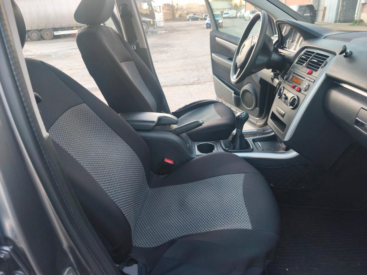 Mercedes-benz B 180 2010----1.7 Benzina