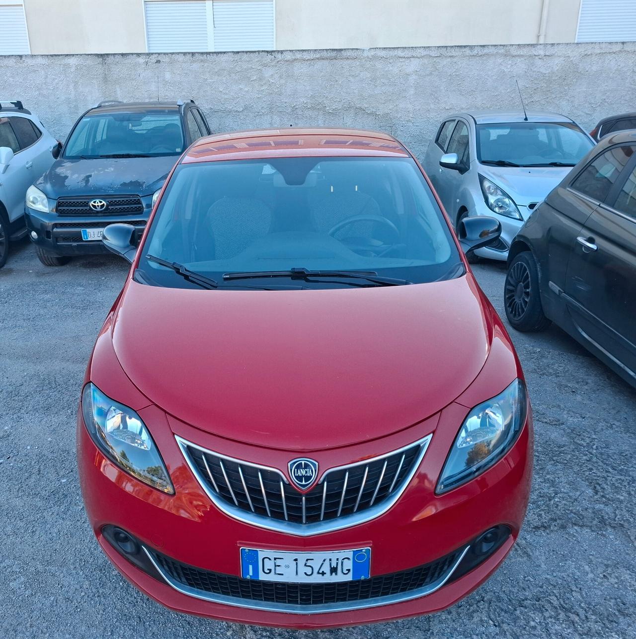 Lancia Ypsilon 1.0 FireFly 5 porte S&S Hybrid Ecochic Silver