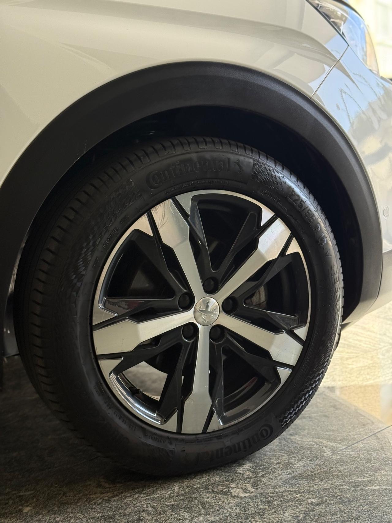 Peugeot 3008 BlueHDi 130 S&S EAT8 Allure