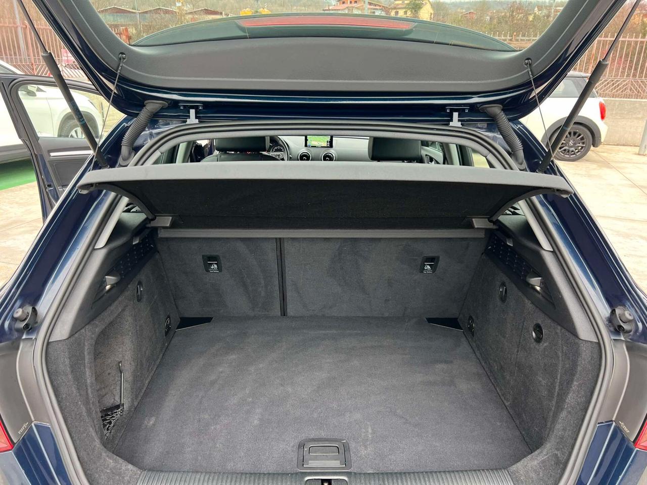 Audi A3 1.6 TDI 116 CV S tronic -PELLE-XENO