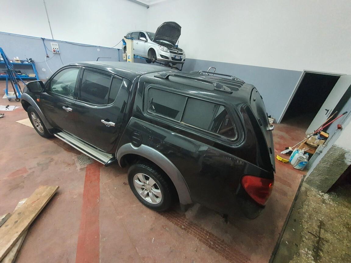 Mitsubishi L200 2.5 DID 178CV Cab. Doppia Intense